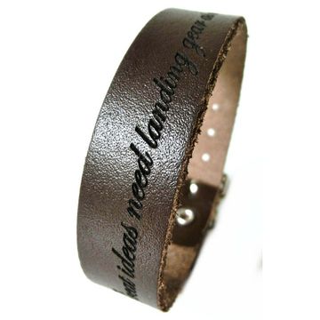 Bracelet cuir marron personnalisé - 1982